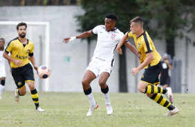 Cau durante jogo entre Corinthians e So Bernardo pelas oitavas do Paulista Sub-20