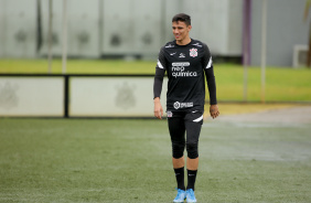Gustavo Mantuan durante treinamento do Corinthians no CT Joaquim Grava