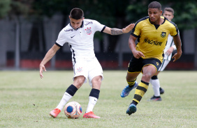Léo Mana durante jogo entre Corinthians e São Bernardo pelas oitavas do Paulista Sub-20
