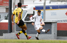 Keven durante jogo entre Corinthians e São Bernardo pelas oitavas do Paulista Sub-20