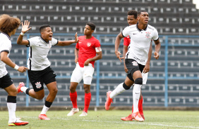 Corinthians vence Desportivo Brasil pelo Campeonato Paulista Sub-17