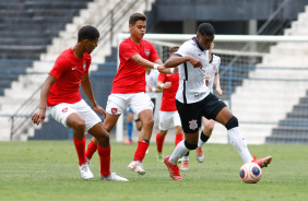 Corinthians vence Desportivo Brasil pelo Campeonato Paulista Sub-17