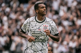 J anotou gol no jogo entre Corinthians e Santos, pelo Campeonato Brasileiro