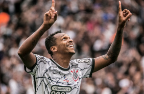 J comemorando seu gol no jogo entre Corinthians e Santos, pelo Brasileiro, na Neo Qumica Arena