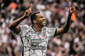 J feliz com seu gol no jogo entre Corinthians e Santos, pelo Brasileiro, na Neo Qumica Arena