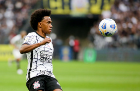 Willian no jogo entre Corinthians e Santos na Neo Qumica Arena, pelo Brasileiro