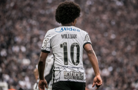 Willian voltou de leso e entrou no segundo tempo entre Corinthians e Santos