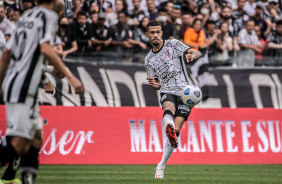 Joo Victor no jogo entre Corinthians e Santos que aconteceu na Neo Qumica Arena