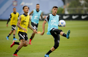 Thiaguinho e Mantuan durante ltimo treino do Corinthians antes do jogo contra o Cear