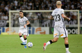 Gabriel e Rger Guedes durante a partida entre Corinthians e Cear