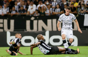 Lucas Piton durante a partida entre Corinthians e Cear