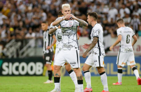 Rger Guedes comemorando seu gol contra o Cear
