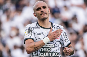Fábio Santos marcou mais um gol de pênalti pelo Corinthians