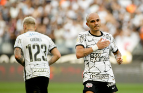 Fbio Santos marcou o gol da vitria do Corinthians de pnalti