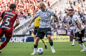 Rger Guedes na partida contra o Athletico