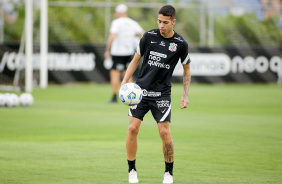 Gabriel Pereira durante treino do Corinthians no CT Joaquim Grava
