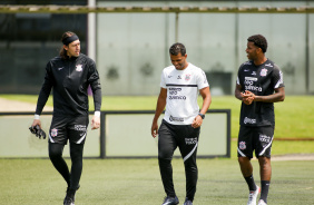 Cássio, Lázaro e Gil em mais um dia de atividades no CT do Corinthians, Dr. Joaquim Grava