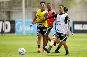 Du e Gabriel em mais um dia de atividades no CT do Corinthians, Dr. Joaquim Grava