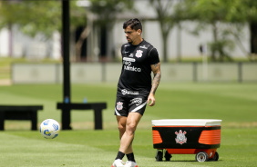 Fagner em mais um dia de atividades no CT do Corinthians, Dr. Joaquim Grava