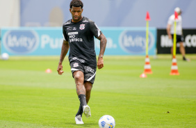 Gil em mais um dia de atividades no CT do Corinthians, Dr. Joaquim Grava