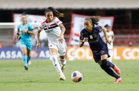 Adriana no jogo entre Corinthians e São Paulo pela final do Paulista Feminino