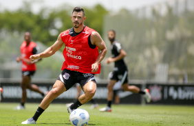 Giuliano durante ltimo treino do Corinthians para jogo contra o Grmio