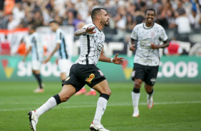 Renato Augusto empatou o jogo entre Corinthians e Grêmio, pelo Brasileiro