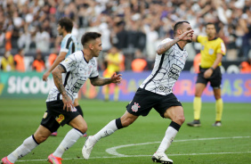 Renato Augusto no jogo entre Corinthians e Grmio, pelo Campeonato Brasileiro