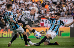 Róger Guedes durante jogo entre Corinthians e Grêmio na Neo Química Arena, pelo Brasileiro