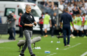 Sylvinho no jogo entre Corinthians e Grmio, pelo Campeonato Brasileiro