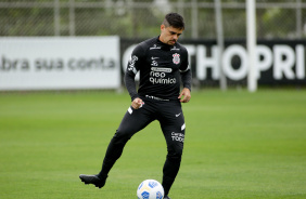 Fagner durante último treino do Corinthians para jogo contra o Juventude