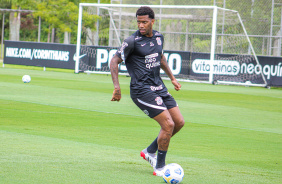 Gil se prepara no CT do Corinthians para último jogo do Brasileiro 2021