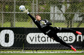 Matheus Donelli durante último treino do Corinthians para jogo contra o Juventude