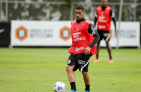 Volante Gabriel durante último treino do Corinthians para jogo contra o Juventude