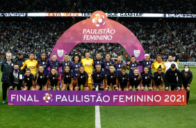 Foto do elenco do Corinthians na final do Paulista Feminino entre Corinthians e So Paulo