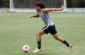 Reginaldo atua como lateral-esquerdo tambm no Sub-20