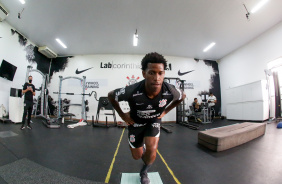 Gil durante apresentao do elenco do Corinthians para temporada 2022