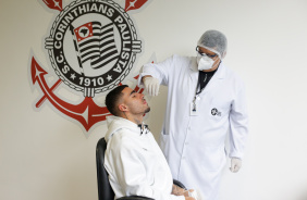 Volante Gabriel realiza teste de COVID durante reapresentao do elenco para temporada 2022