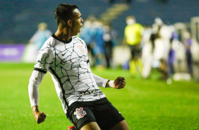 Giovane comemora um dos seus gols no jogo entre Corinthians e Ituano, pela Copinha