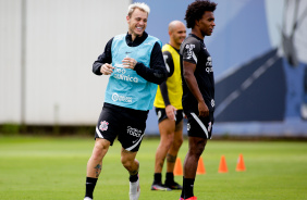 Rger Guedes e Willian durante o treinamento no CT Dr. Joaquim Grava