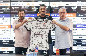 Corinthians apresenta oficialmente Paulinho