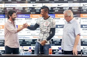 Corinthians apresenta oficialmente Paulinho