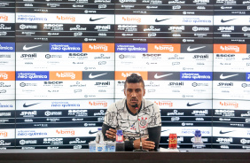 Corinthians apresenta oficialmente Paulinho