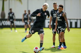 Rger Guedes durante treino do Corinthians no CT Joaquim Grava