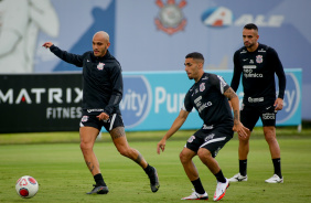 Fábio Santos, Gabriel e Renato Augusto treinam no Corinthians