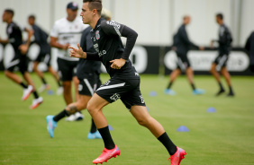 Lucas Piton em treino do Corinthians