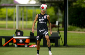 Gabriel Pereira em treino do Corinthians neste sbado de manh