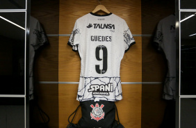 Róger Guedes agora usa a camisa 9
