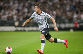 Lucas Piton em jogo contra a Ferroviária