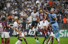 Paulinho parou algumas vezes na zaga da Ferroviária